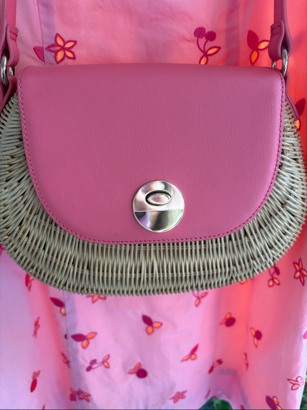 Pink Woven shoulder Bag, never used-like new.  With Lilly Pulitzer dress.